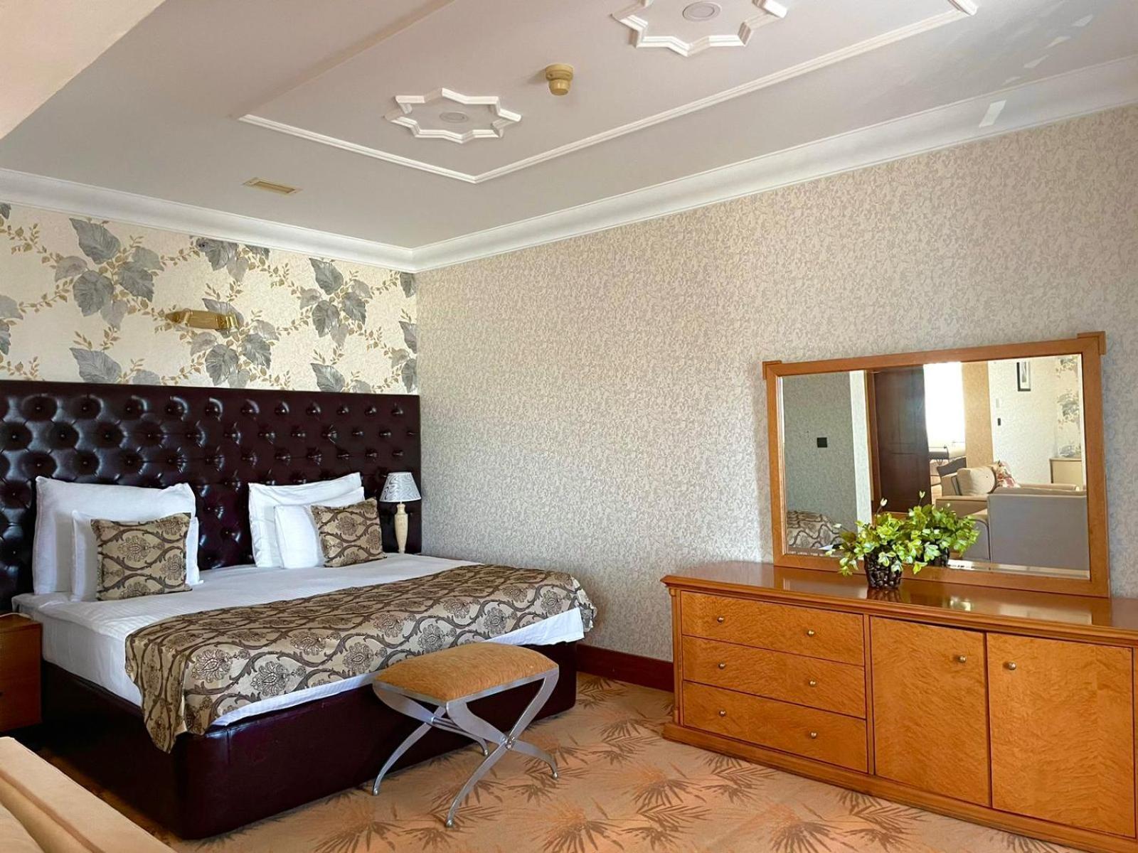 Grand Hotel Europe Baku Bagian luar foto