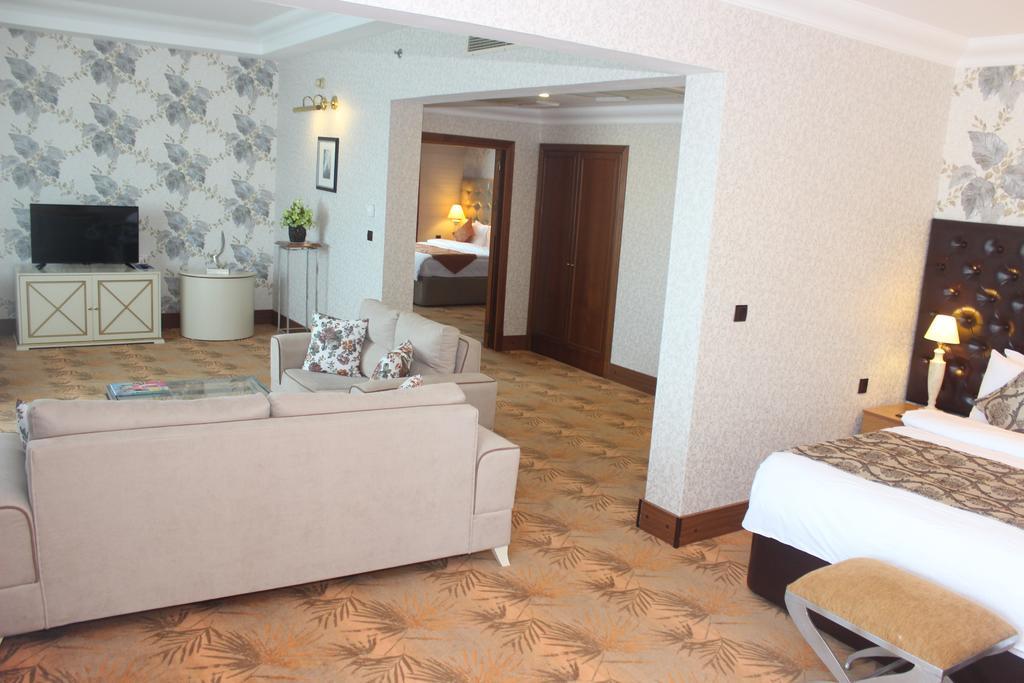 Grand Hotel Europe Baku Bagian luar foto
