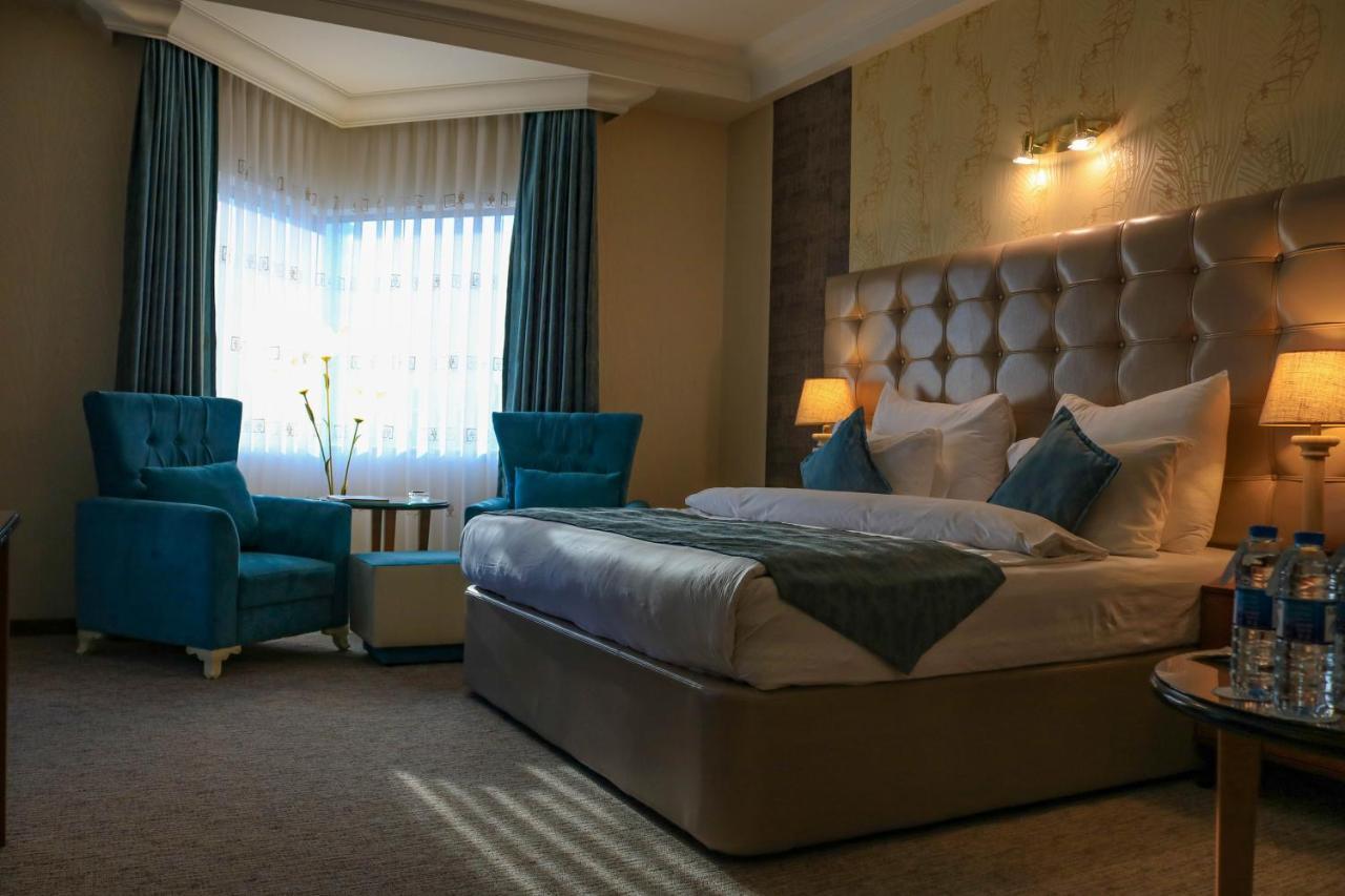 Grand Hotel Europe Baku Bagian luar foto